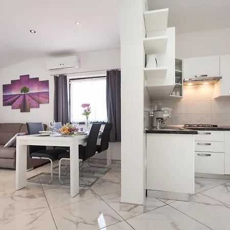 Paradis Apartment
